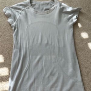Lululemon swiftly tech!
